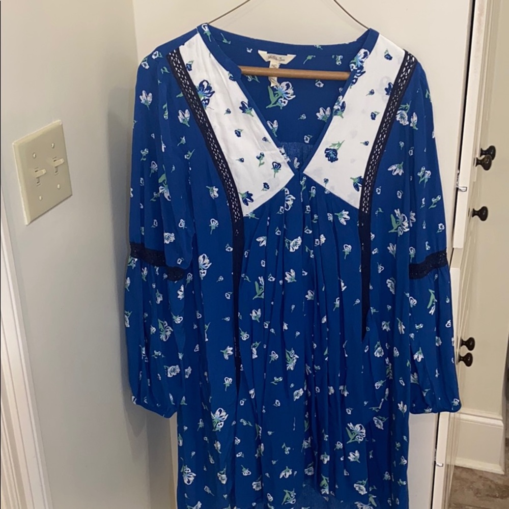Fun peasant sleeve casual dress!